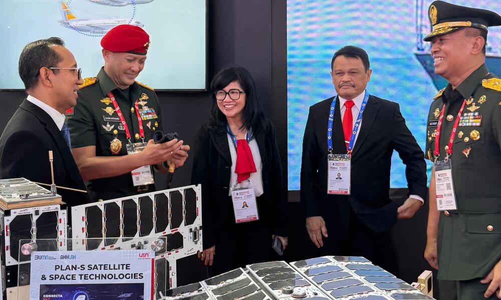 Dukung Kemandirian Industri Pertahanan, Presiden Prabowo Kunjungi iBooth DEFEND ID